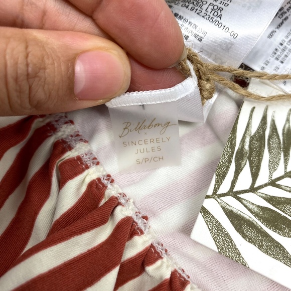 Billabong Sincerely Jules Dos Palmas Ruffle Bikini TOP ONLY in Mul Red Sz Small - Picture 8 of 9